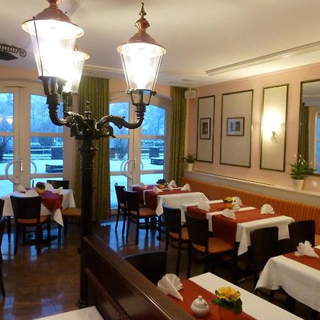 Hotel Goldener Fasan โอราเนียนบัมเวอร์ลิทซ์ ภายนอก รูปภาพ