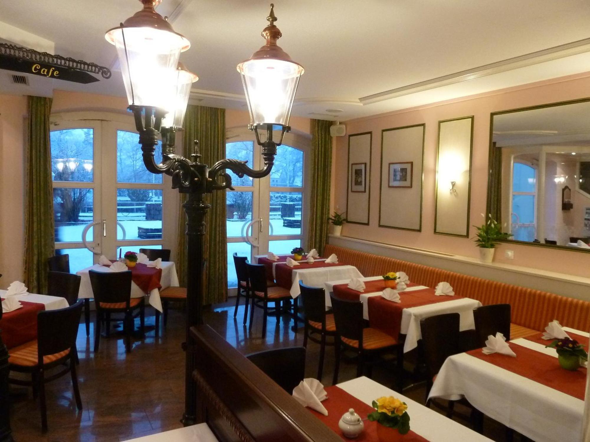Hotel Goldener Fasan โอราเนียนบัมเวอร์ลิทซ์ ภายนอก รูปภาพ