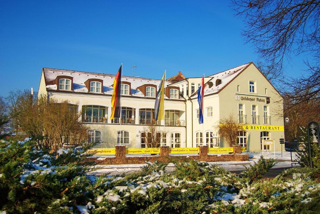 Hotel Goldener Fasan โอราเนียนบัมเวอร์ลิทซ์ ภายนอก รูปภาพ