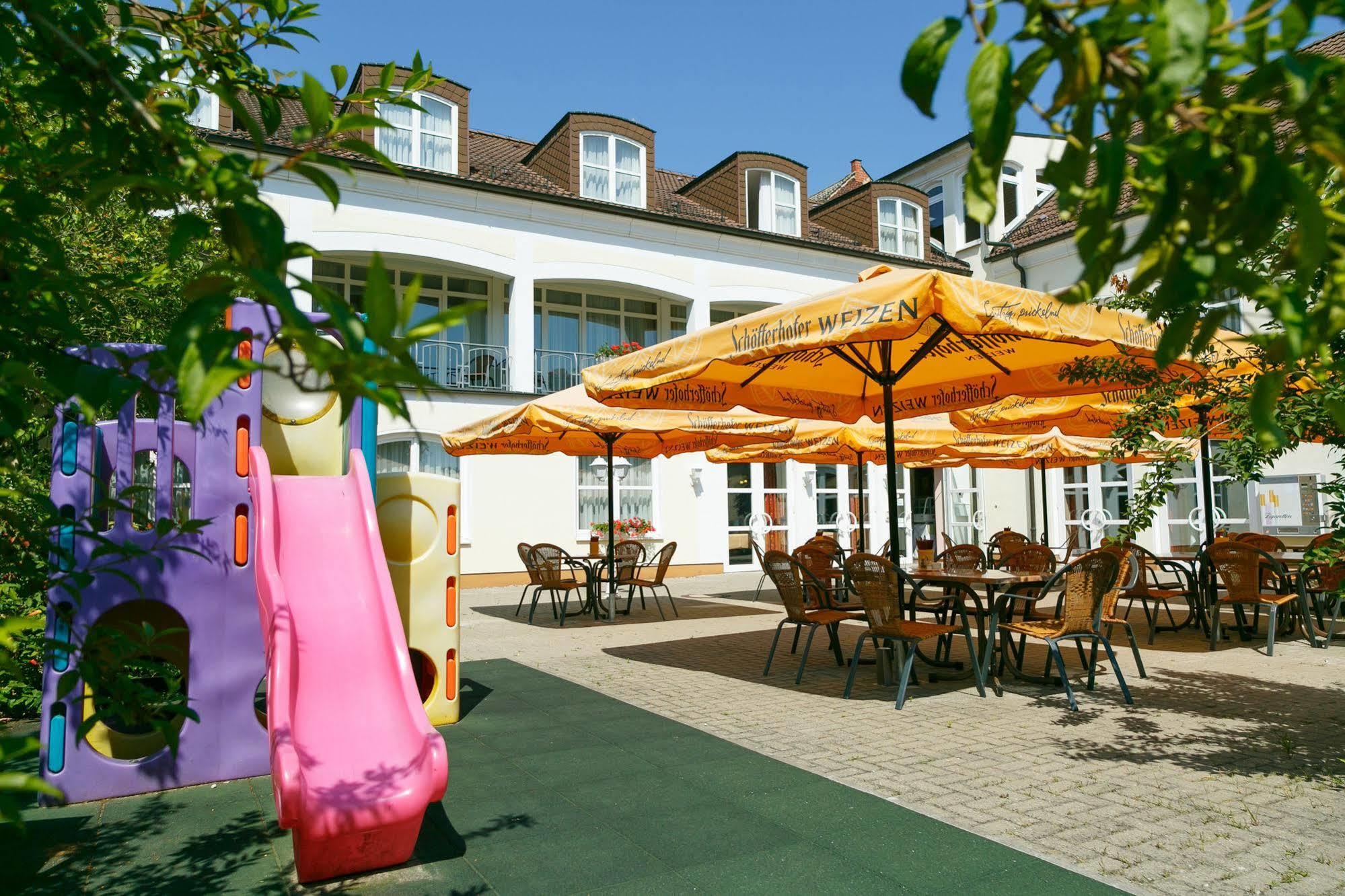Hotel Goldener Fasan โอราเนียนบัมเวอร์ลิทซ์ ภายนอก รูปภาพ