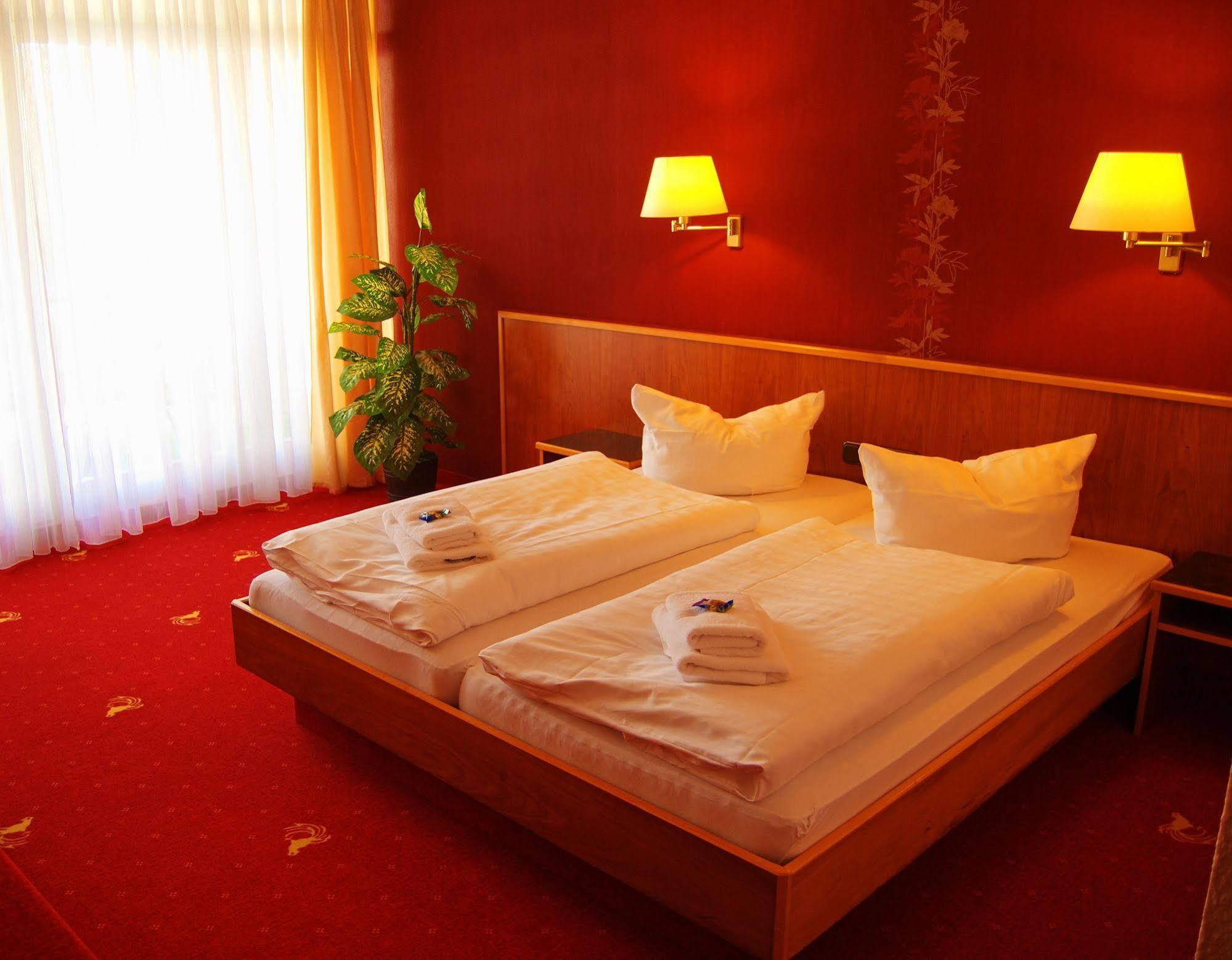 Hotel Goldener Fasan โอราเนียนบัมเวอร์ลิทซ์ ภายนอก รูปภาพ