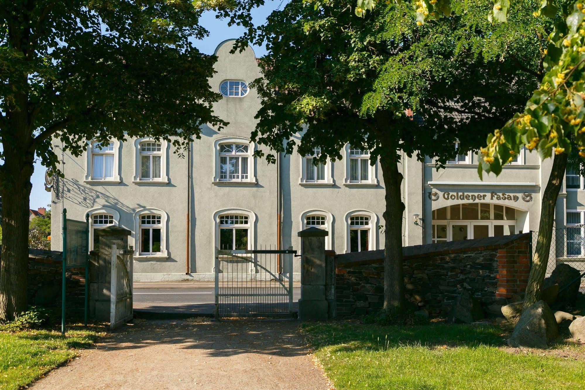 Hotel Goldener Fasan โอราเนียนบัมเวอร์ลิทซ์ ภายนอก รูปภาพ