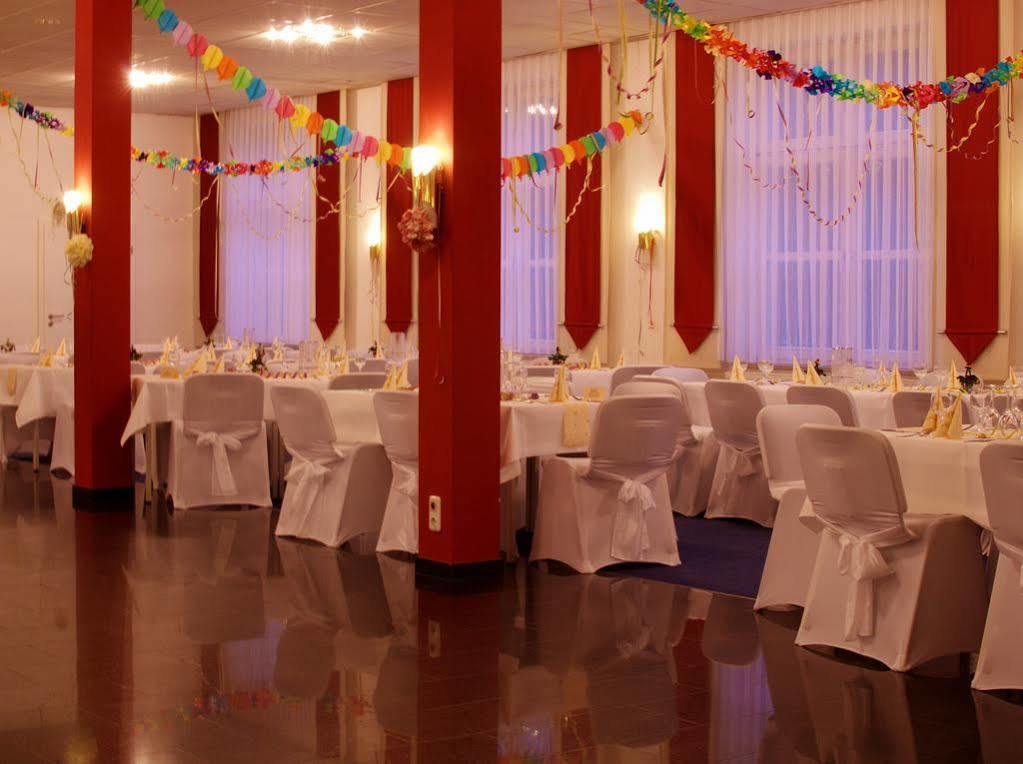 Hotel Goldener Fasan โอราเนียนบัมเวอร์ลิทซ์ ภายนอก รูปภาพ