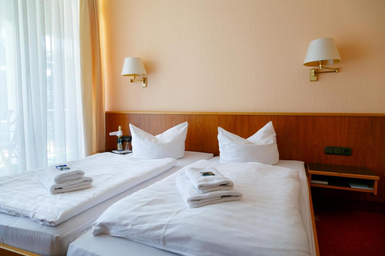 Hotel Goldener Fasan โอราเนียนบัมเวอร์ลิทซ์ ภายนอก รูปภาพ