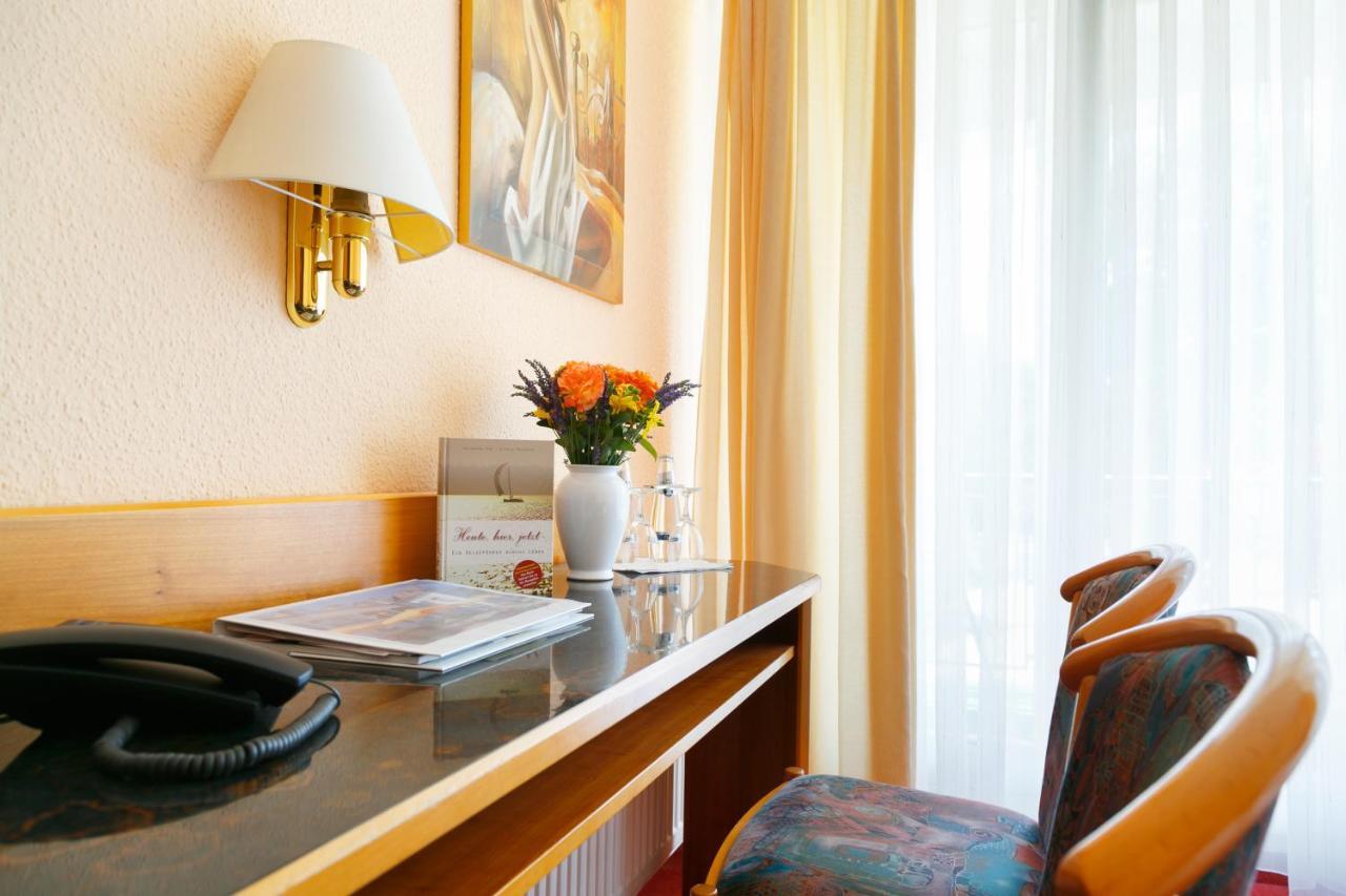 Hotel Goldener Fasan โอราเนียนบัมเวอร์ลิทซ์ ภายนอก รูปภาพ