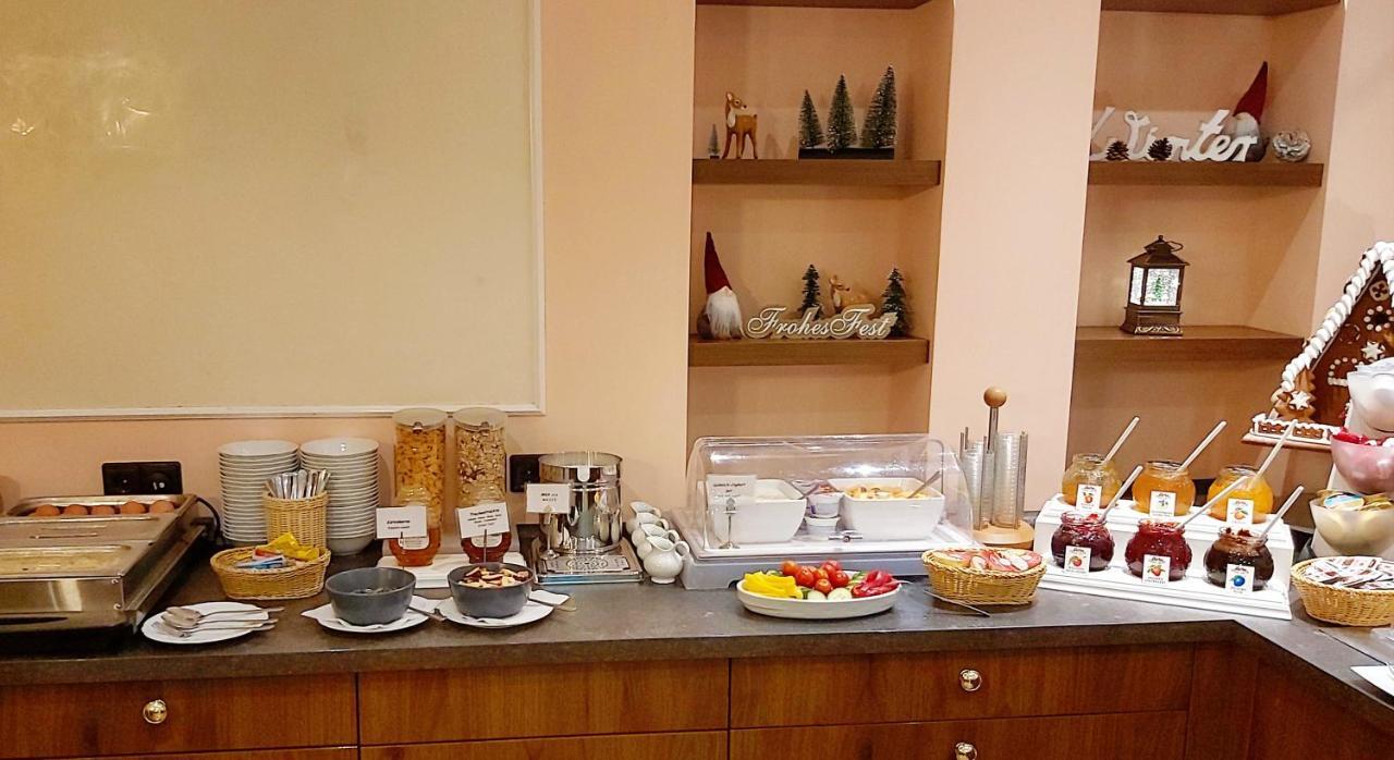 Hotel Goldener Fasan โอราเนียนบัมเวอร์ลิทซ์ ภายนอก รูปภาพ